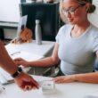 Stimmt die Kasse? An den Finanzen kommen Chefinnen und Chefs nicht vorbei.